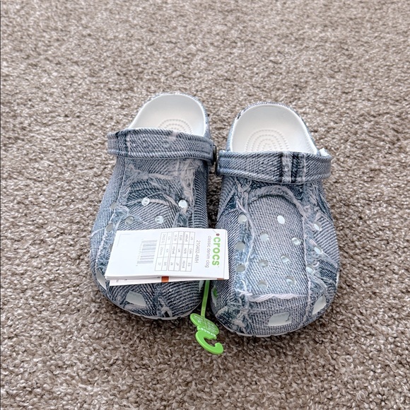 CROCS Women Classic Denim Clogs - Picture 2 of 3